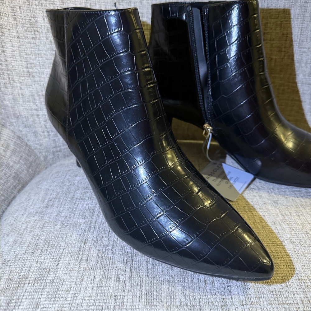 NWT AEROSOLES Women’s Edith Short Boot in Black Croco Size 9 - Picture 4 of 8